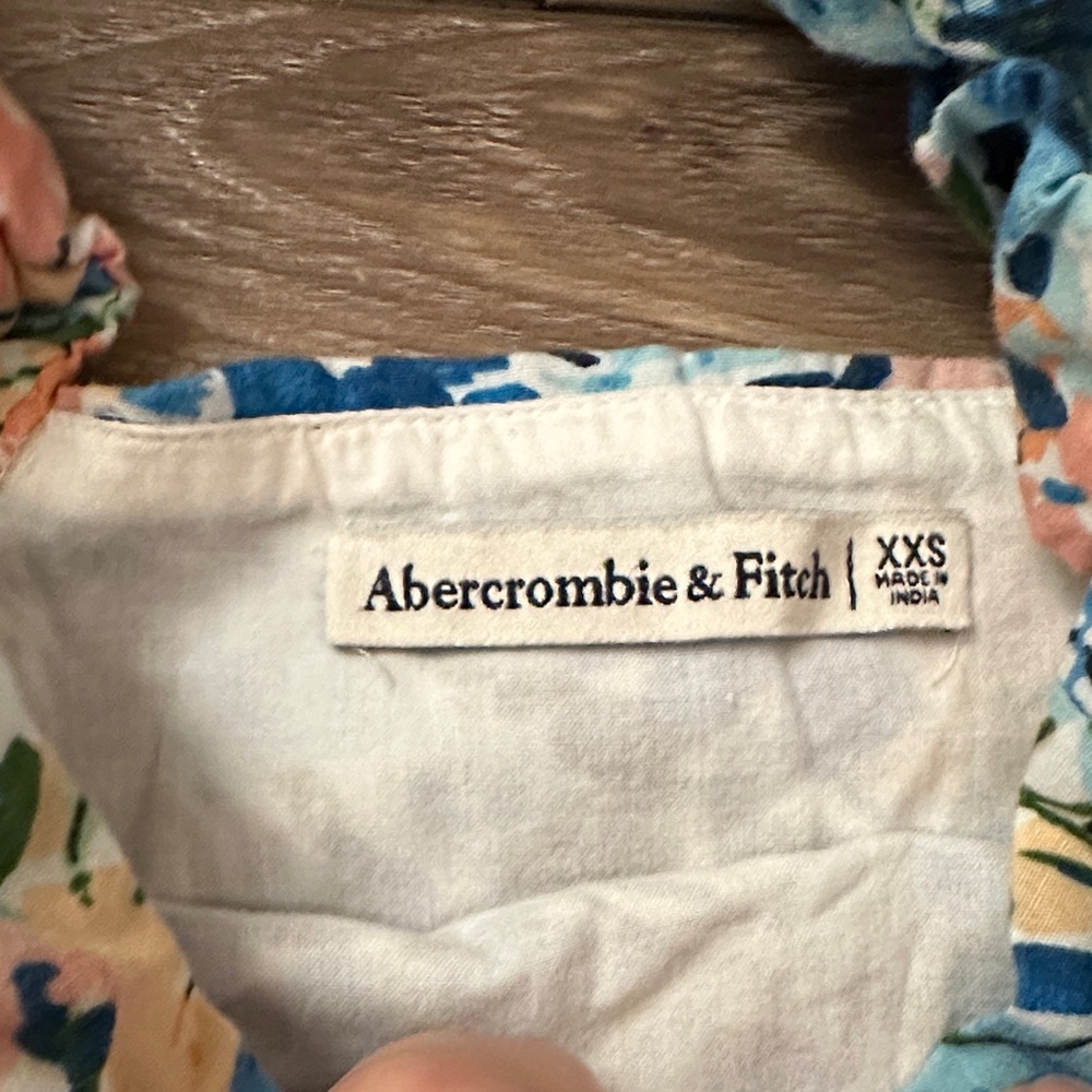 Abercrombie & Fitch Blue and Orange Floral Crop Top - Picture 2 of 2